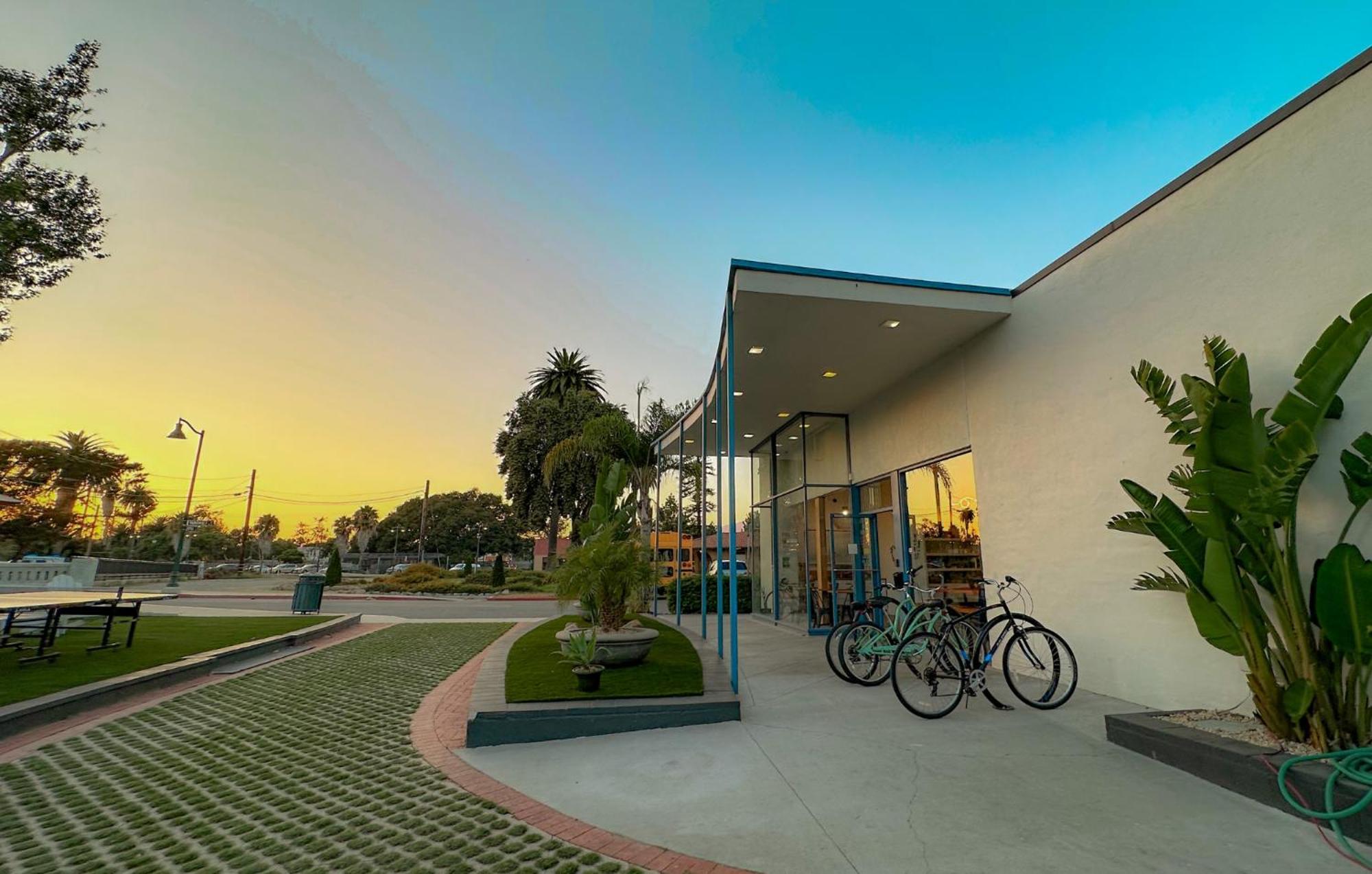 Ith Santa Barbara Beach Hostel Екстер'єр фото